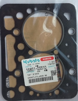 Uszczelka głowicy bloku cylindrów silnika Kubota Z482 / 2D66 - #16851-03310