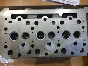 Głowica bloku cylindrów Kubota D1503 - 1A051-03043  